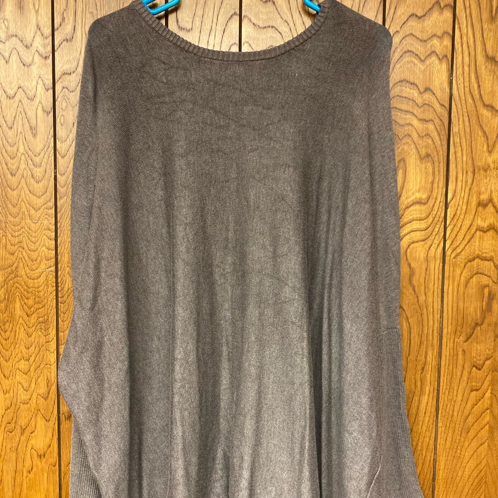 Joseph A tan sweater with detail on sleeves